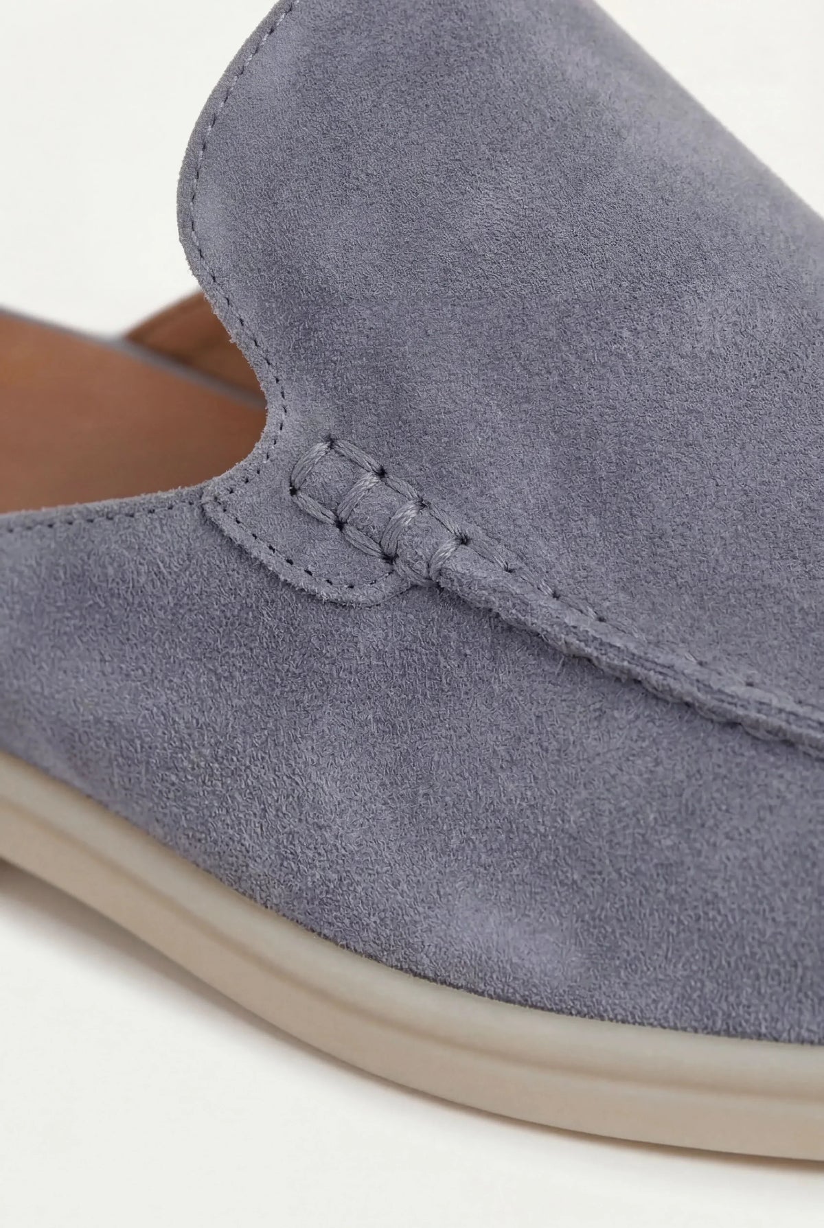 Babyblaue Yacht-Pantolette aus Wildleder