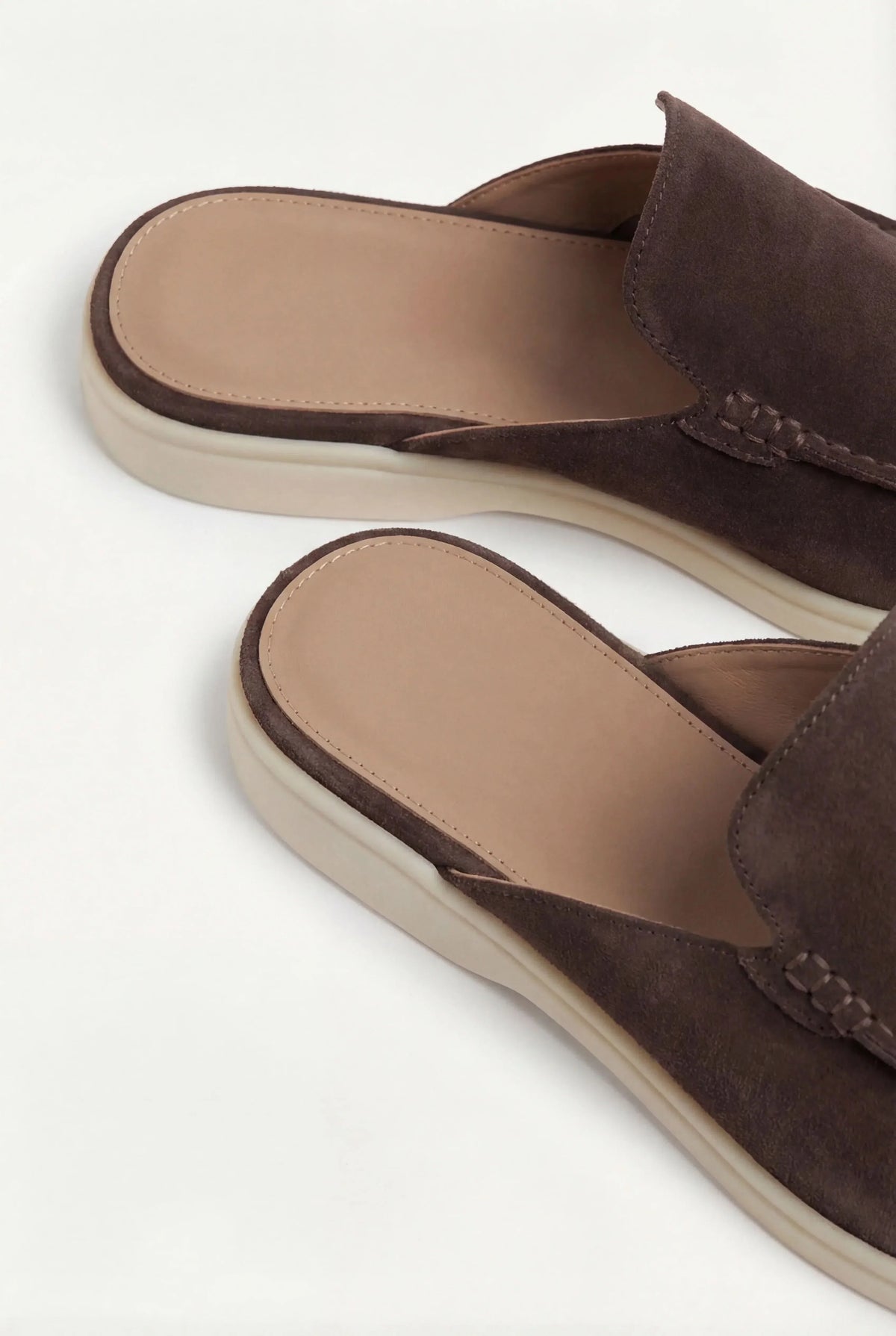 Braune Veloursleder-Yacht-Mule