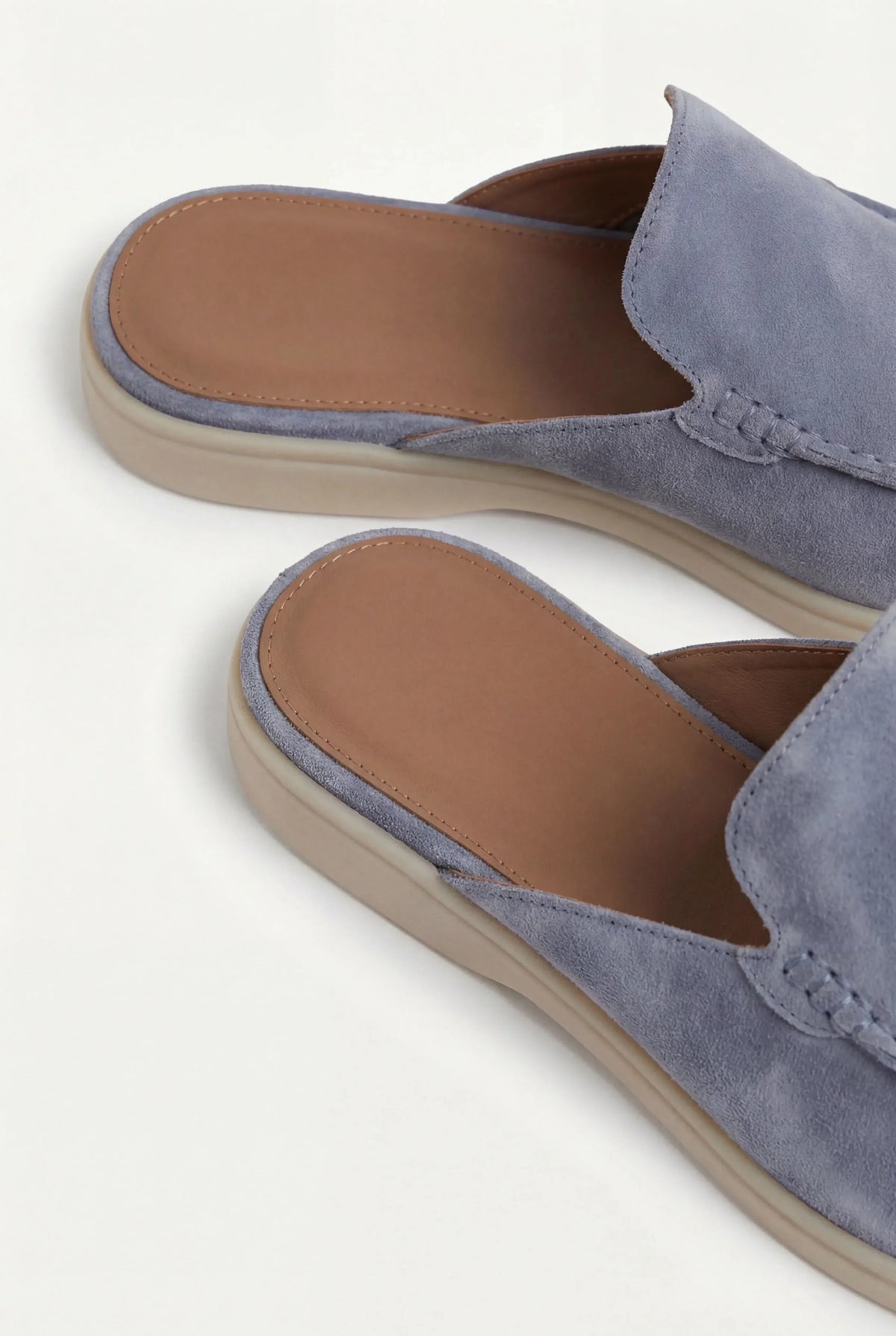 Babyblaue Yacht-Pantolette aus Wildleder